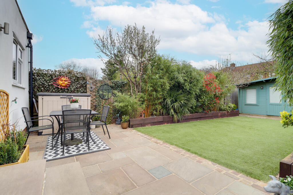 Additional image 12 of Holly Walk, Harpenden, Hertfordshire, AL5