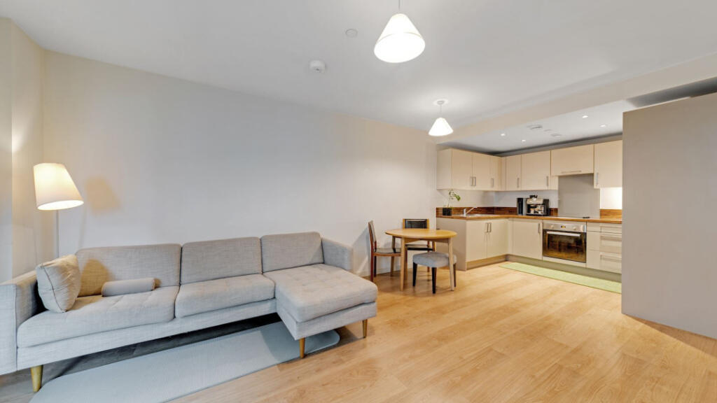 Apartment in London - View 5