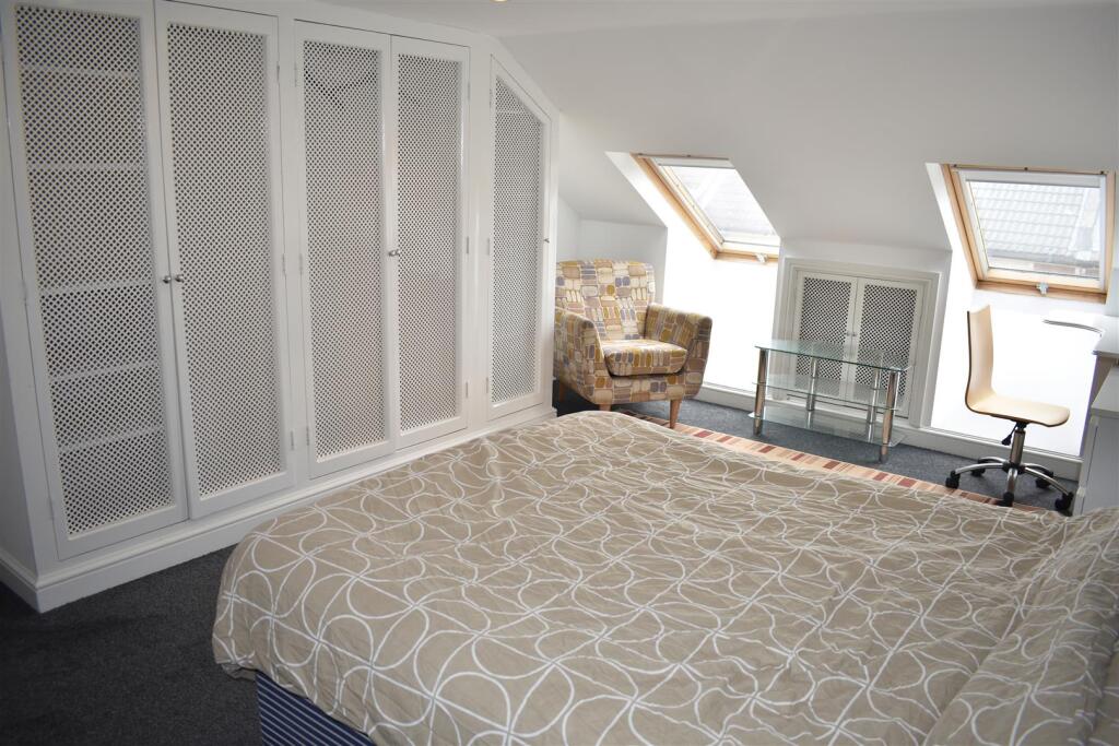 House in Portsmouth - View 5