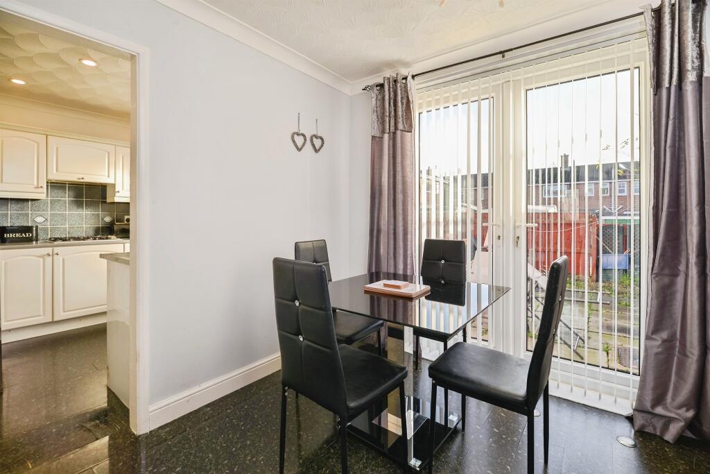 Iveston Walk, Stockton-On-Tees – další