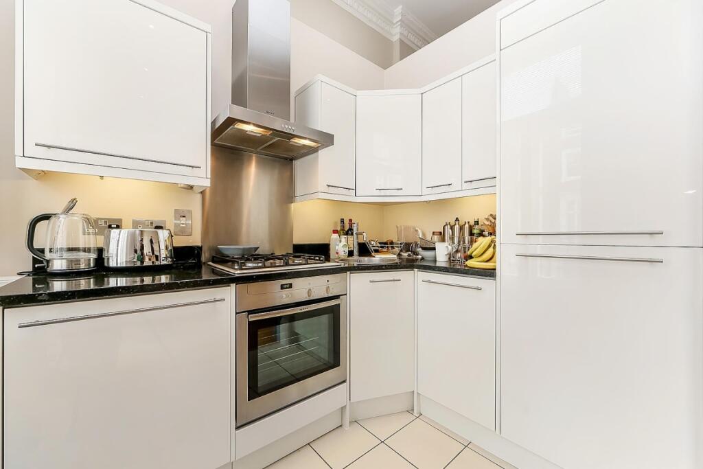 Apartment in London - View 2
