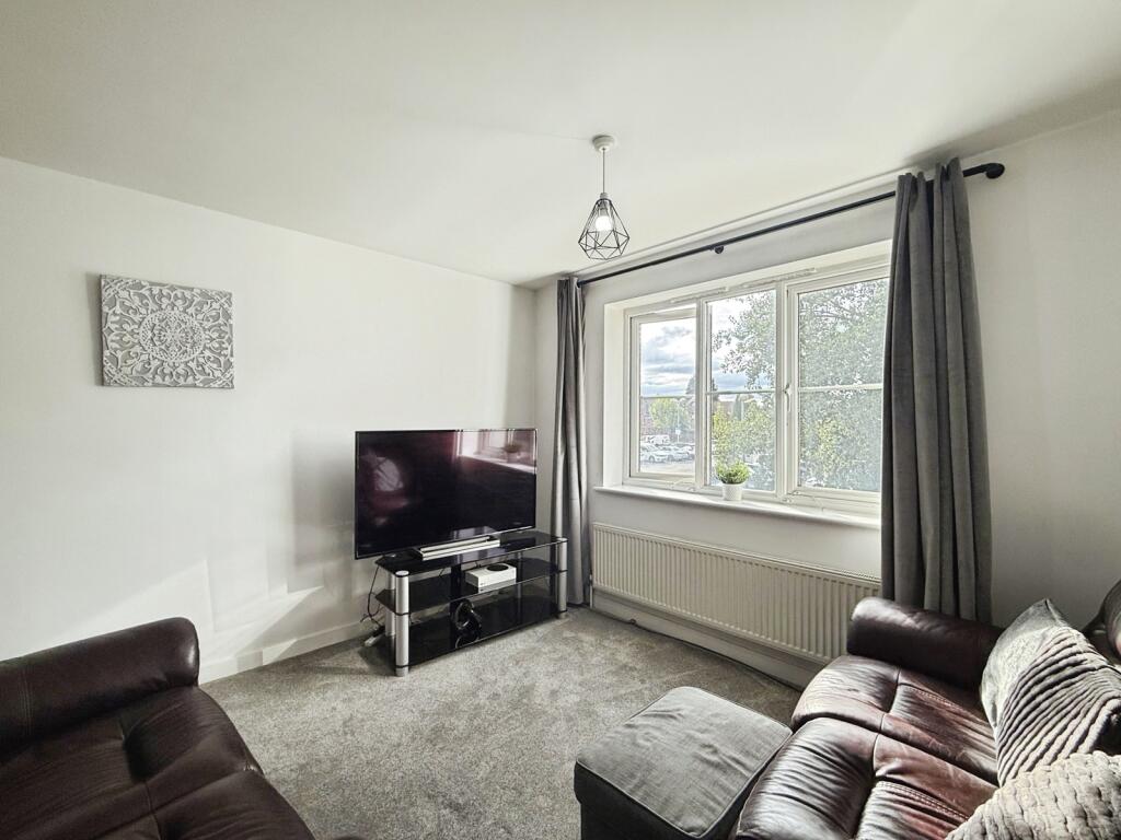 Apartment in Reading - View 4