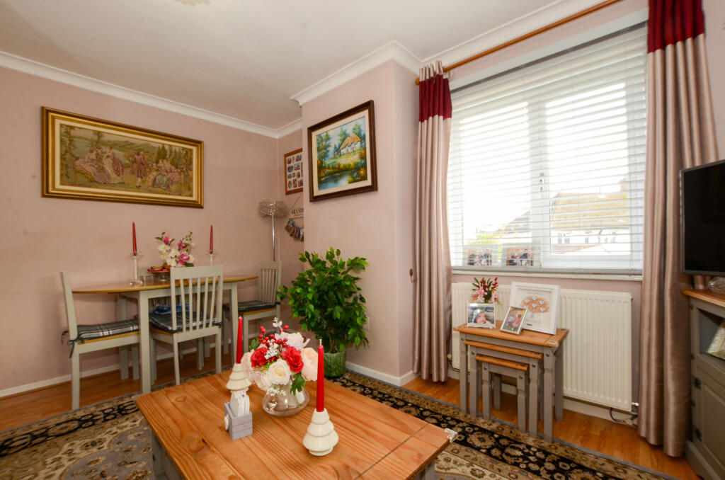 Apartment in Watford - View 4