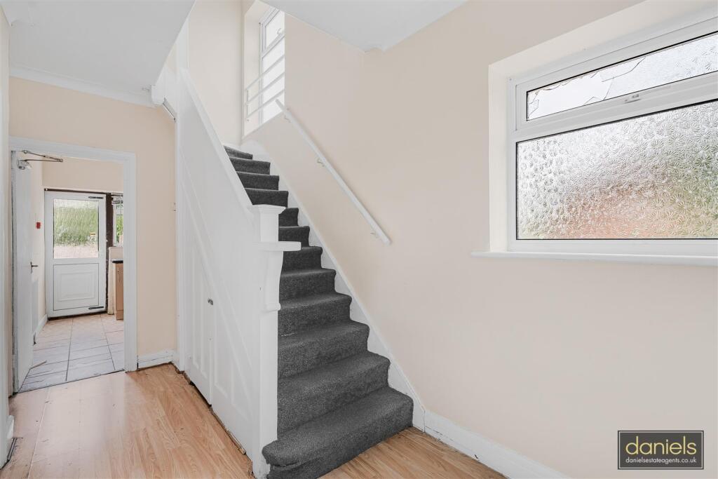 House in London, Sudbury - View 5