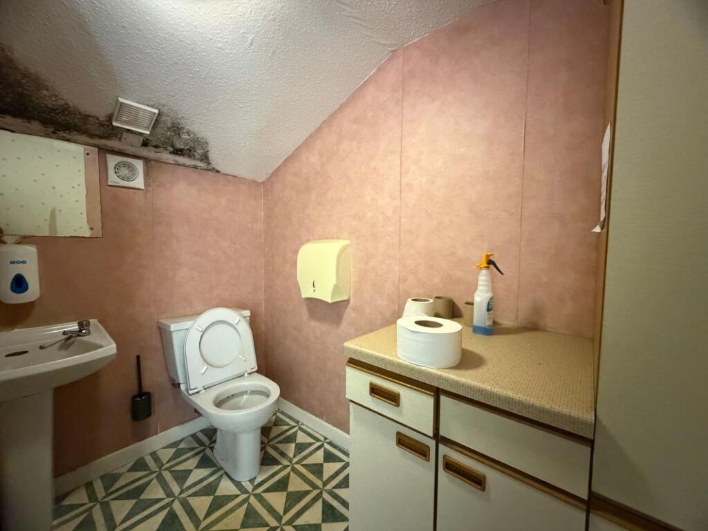 Unit E Office, Par Moor Road, Par, Cornwall, PL24 2SQ photo 5