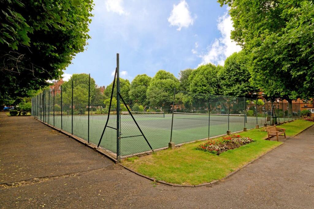 Apartment in London, West Kensington - View 4