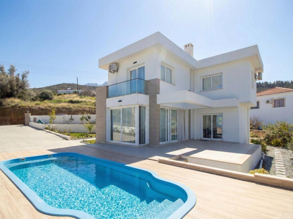 Main image of property: Kyrenia/Girne, Yesiltepe