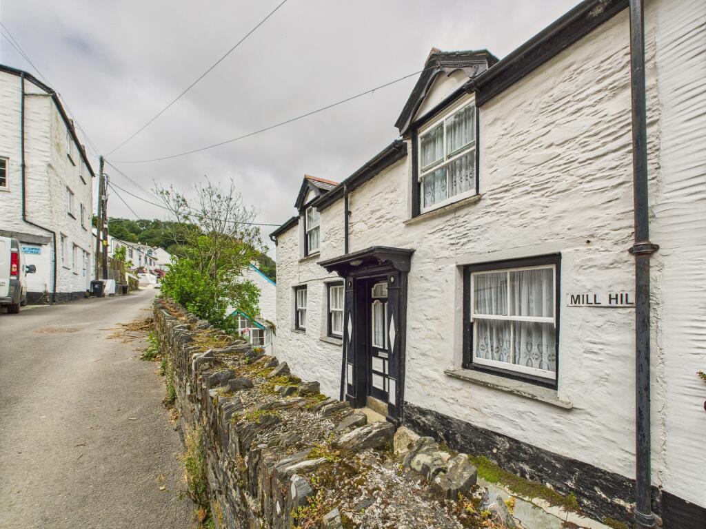 2-bed house on Mill Hill, Polperro, Cornwall, £300,000