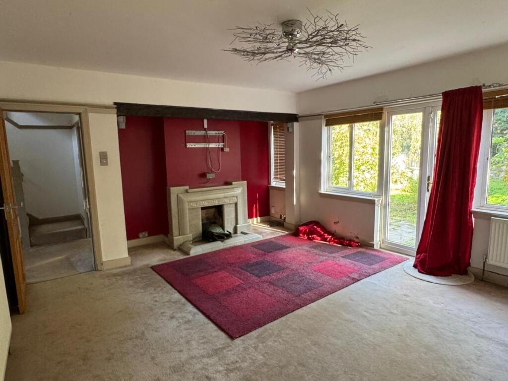 House in Birmingham, West Midlands - More