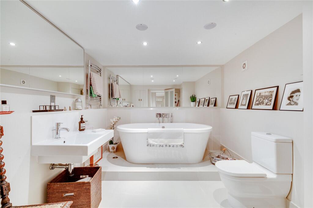 Apartment in London - More