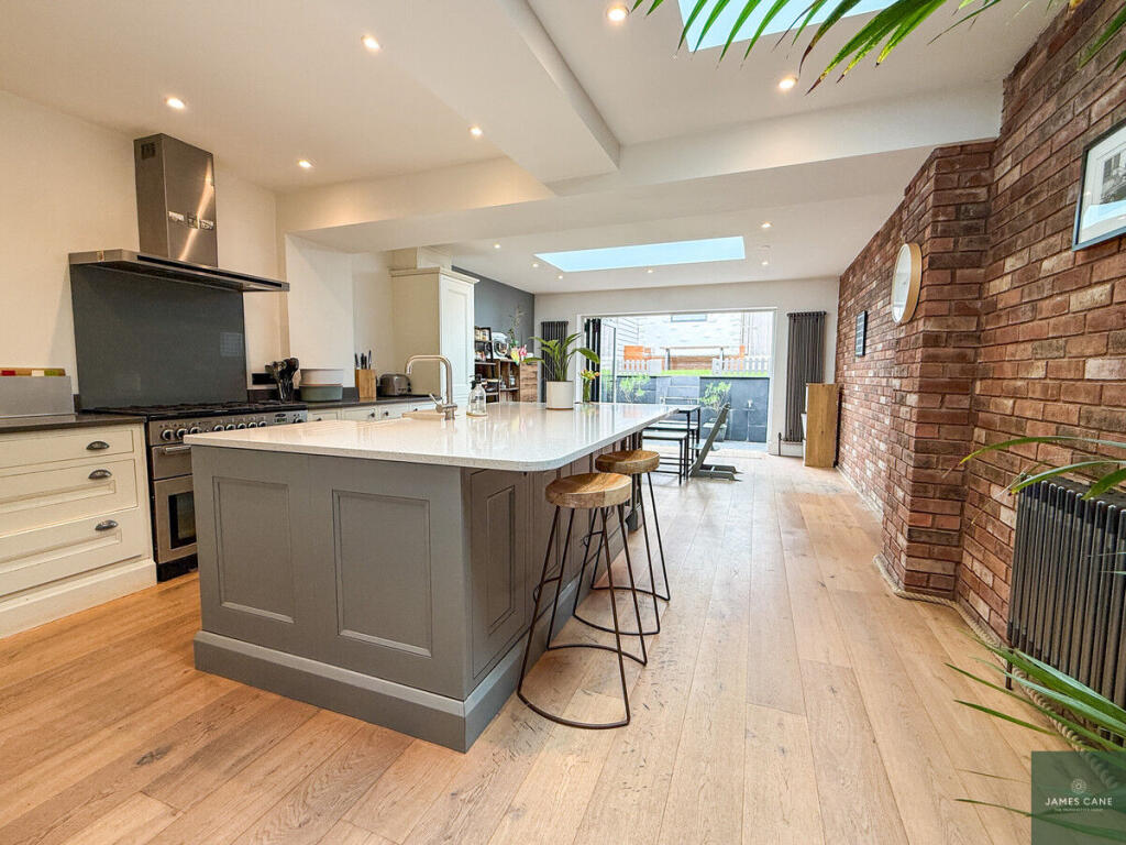 Main image of property: Broad Street, Truro, TR1