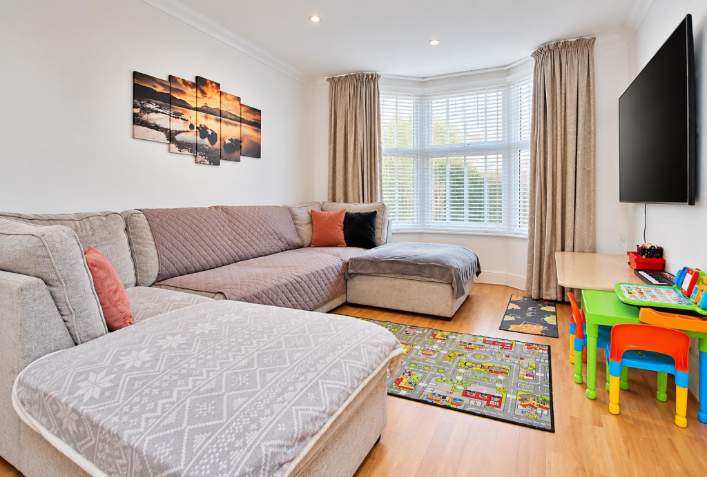 House in Watford - View 2