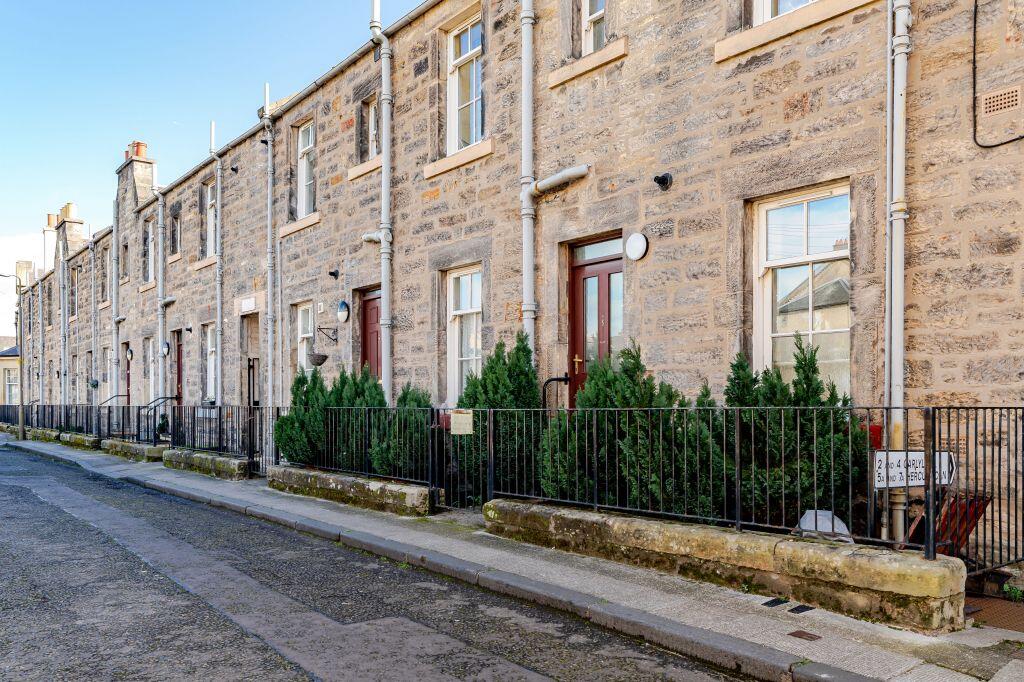 Main image of property: 8 Carlyle Place, Musselburgh, EH21 6AX