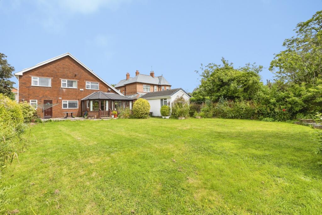 House in Chester, Hough Green, City of Chester - View 4