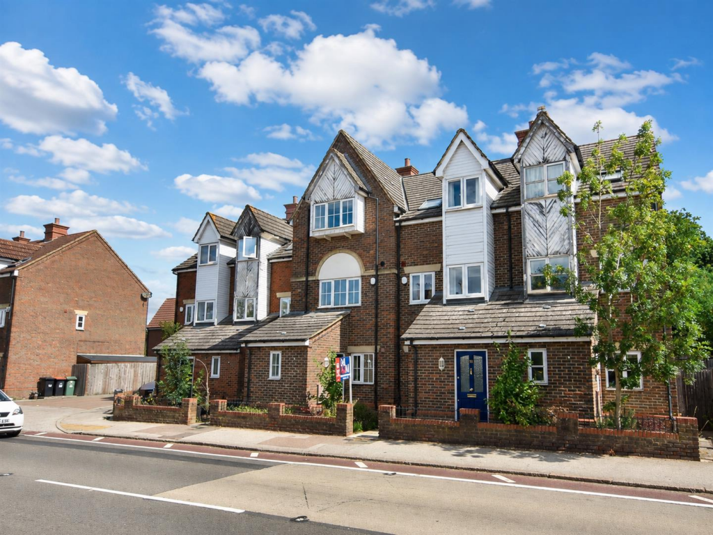 Main image of property: The Blackbirds, Hockliffe, Leighton Buzzard