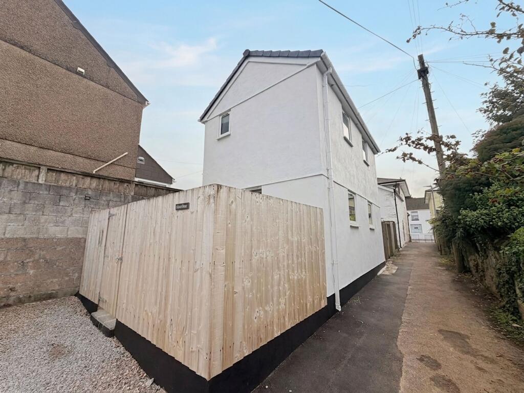 Main image of property: Lower Pumpfield Row, Pool, TR15