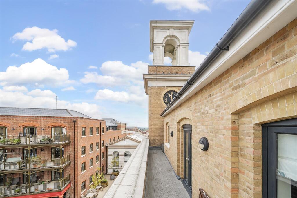 Bowes Lyon Place, Poundbury, Dorchester photo 2