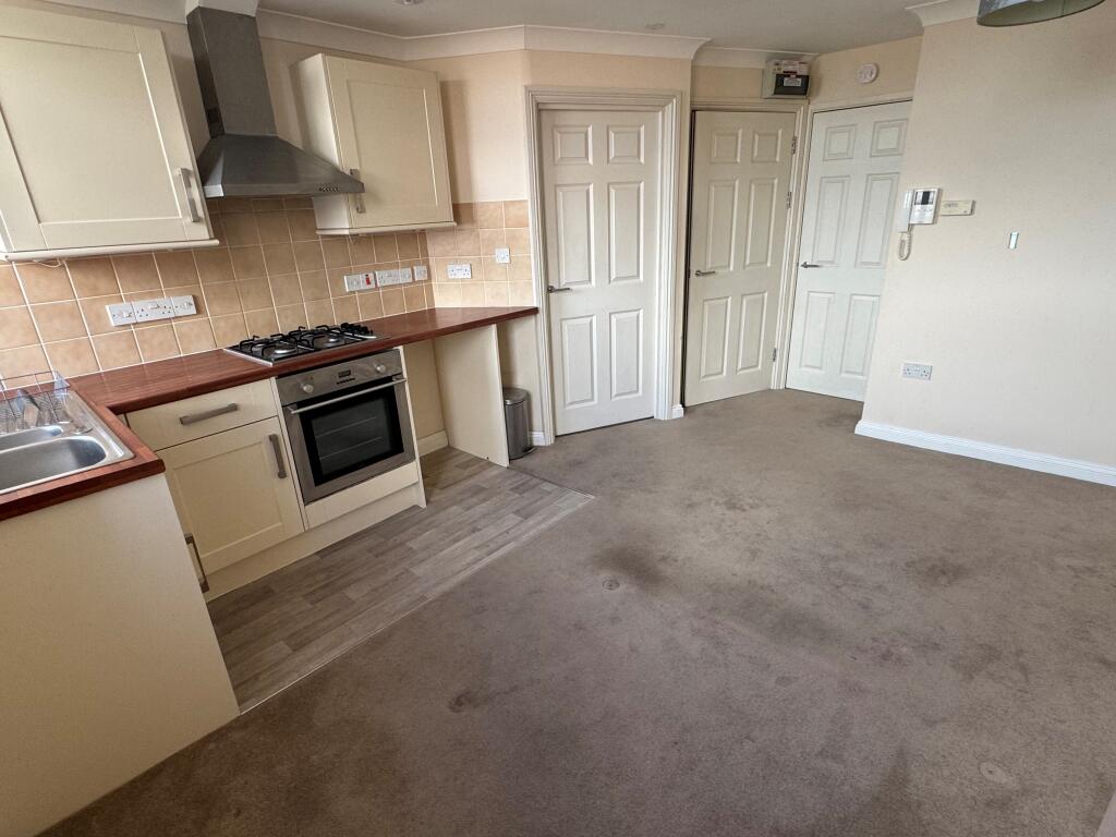 Apartment in Taunton - View 4