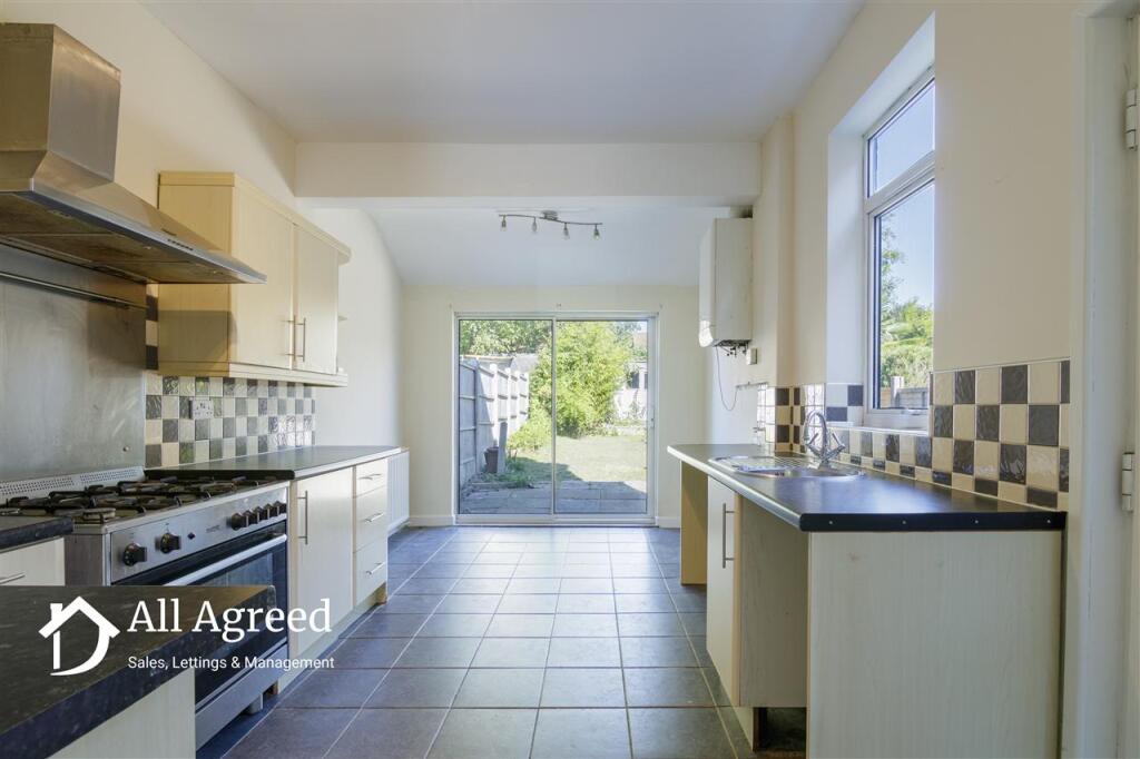 House in Amber Valley, Alfreton - More