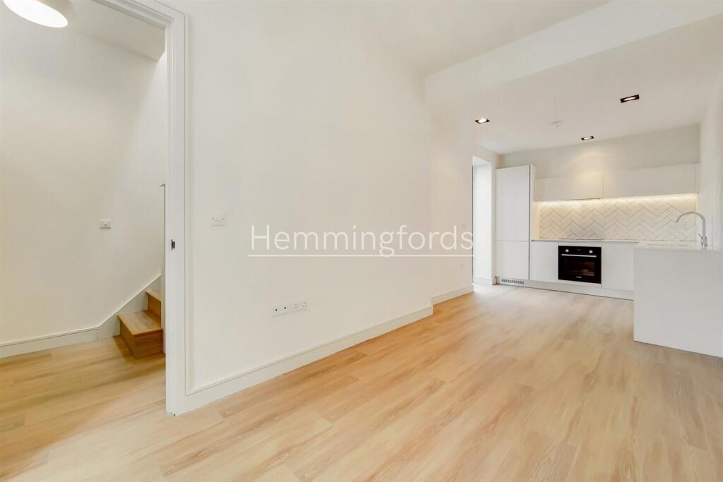 House in London, Muswell Hill - View 2