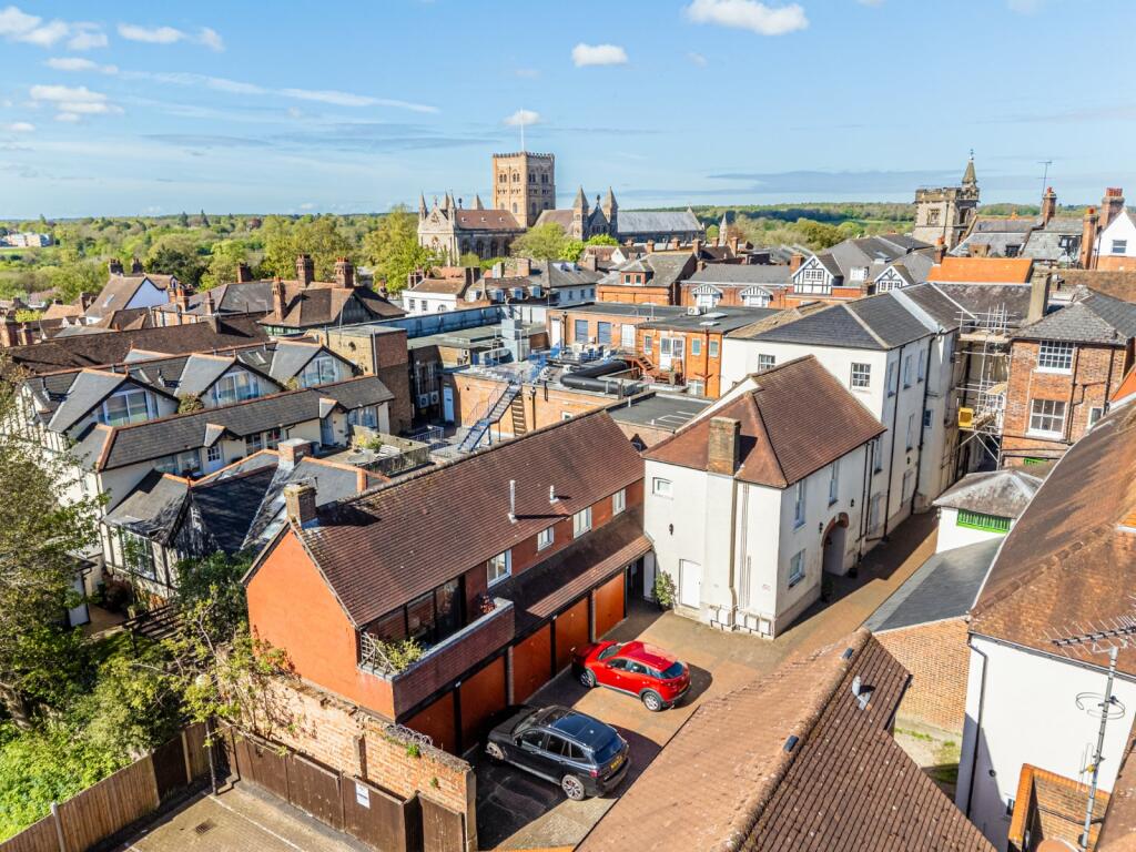 Apartment in St Albans, Townsend - View 2