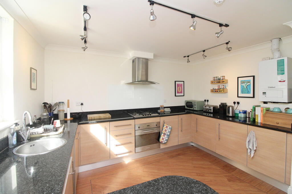 Apartment in Brighton - View 4