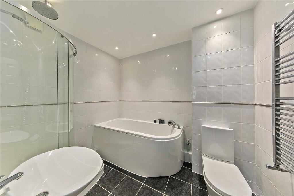 Apartment in London, East Twickenham, St Margarets - More