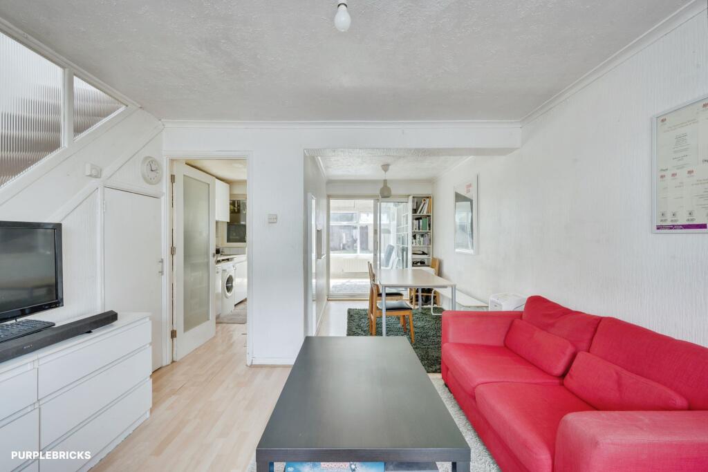 House in Worcester Park, The Hamptons - View 4