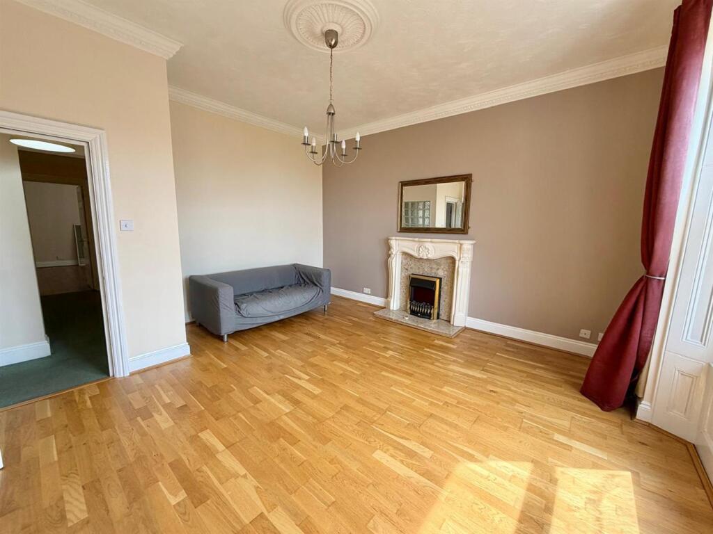 Apartment in Weston-super-Mare, Cliftonville - View 2
