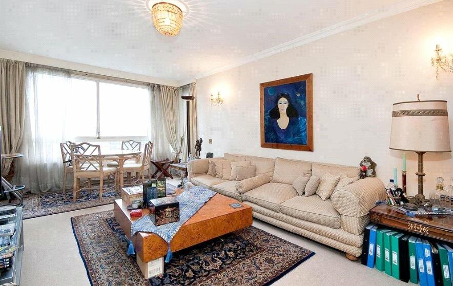 1-bed flat on The Water Gardens, Hyde Park, £535,000