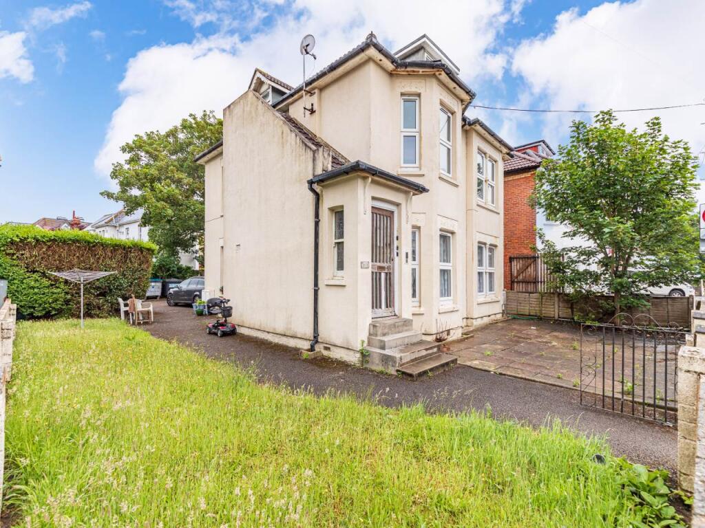 Main image of property: 16 Walpole Road, Bournemouth, Dorset