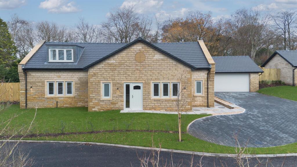 4-bed detached on (Plot 1) The Nursery, Glossop Road, Charlesworth, Glossop, £825,000