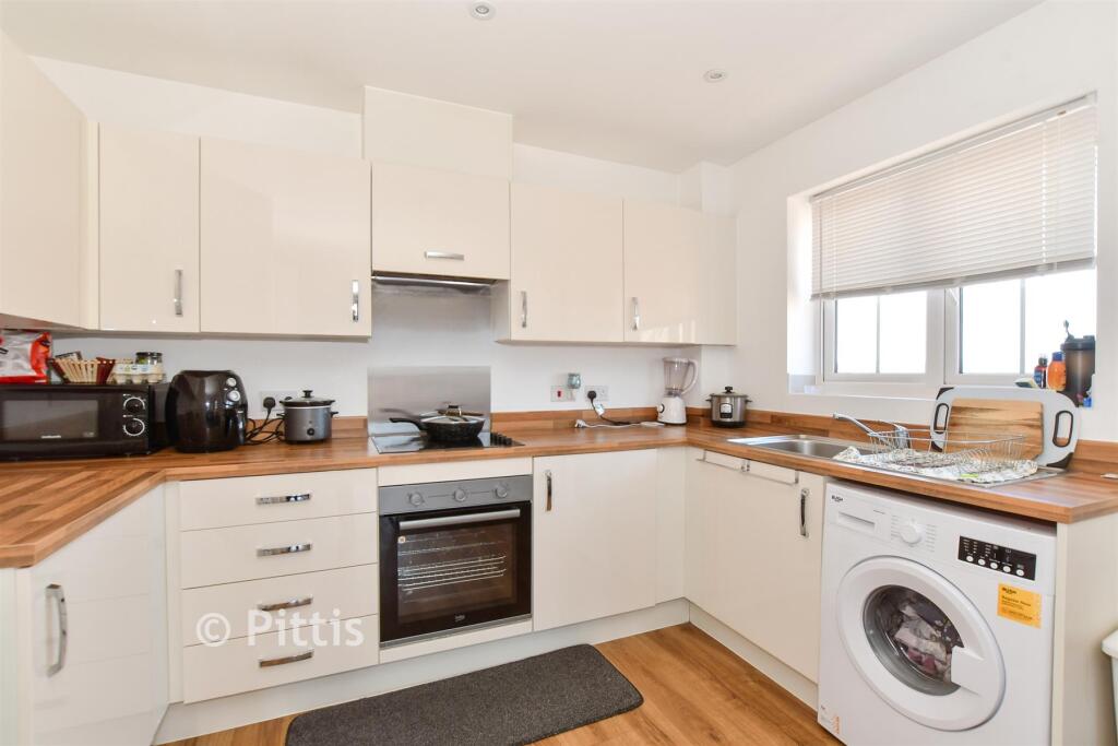 Apartment in Newport, Pan Meadows - View 3