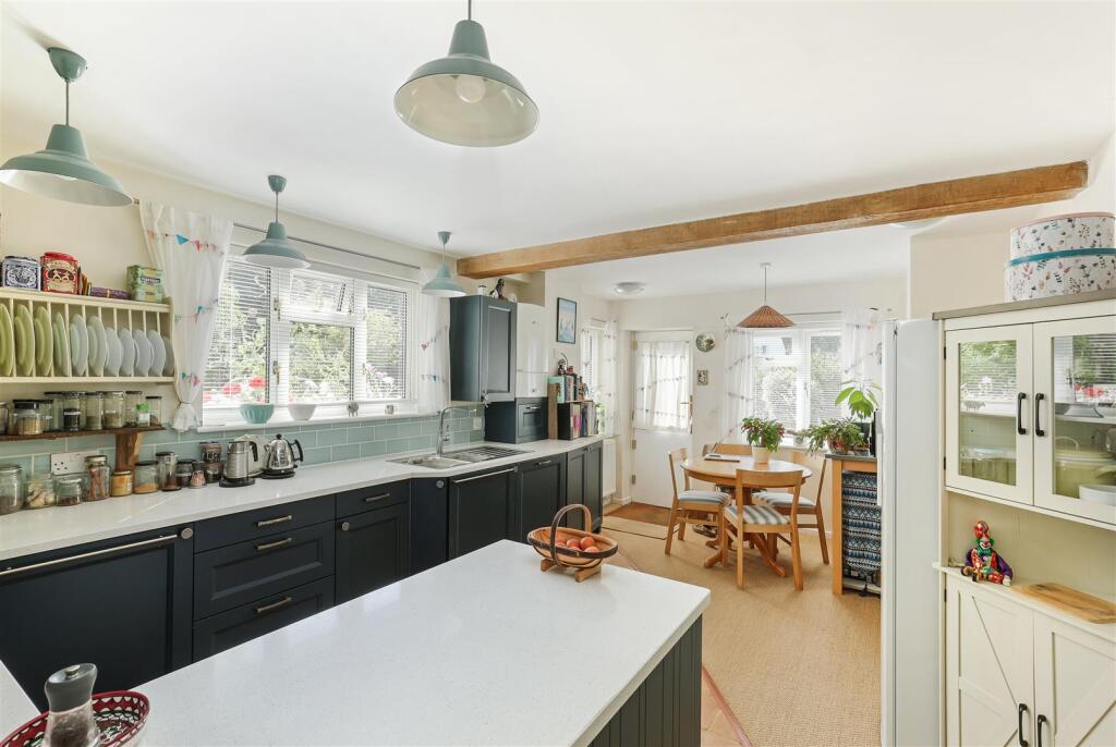 House in Gloucester - View 4