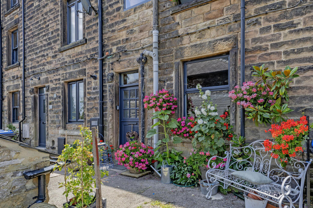 Main image of property: Rock Terrace, Bakewell