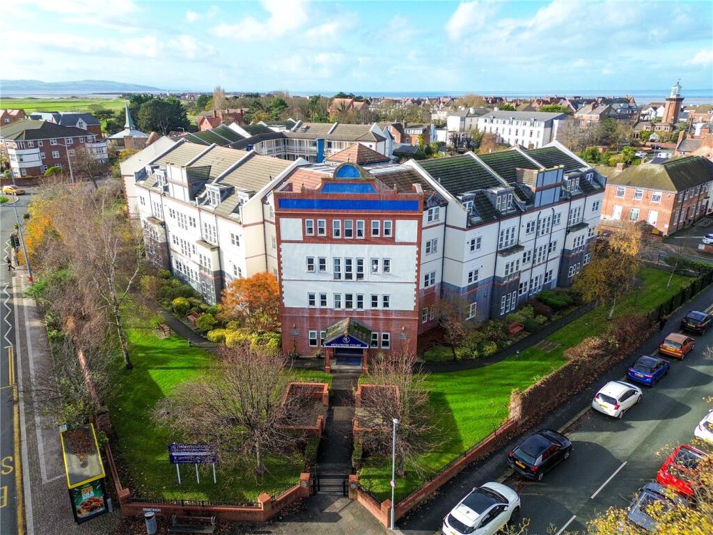 2-bed house on Montrose Court, Market Street, Hoylake, £200,000