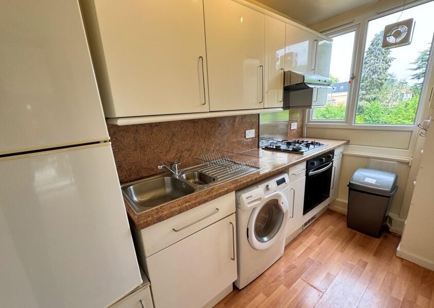 Ashbourne Close, Woodside Park, N12 photo 4