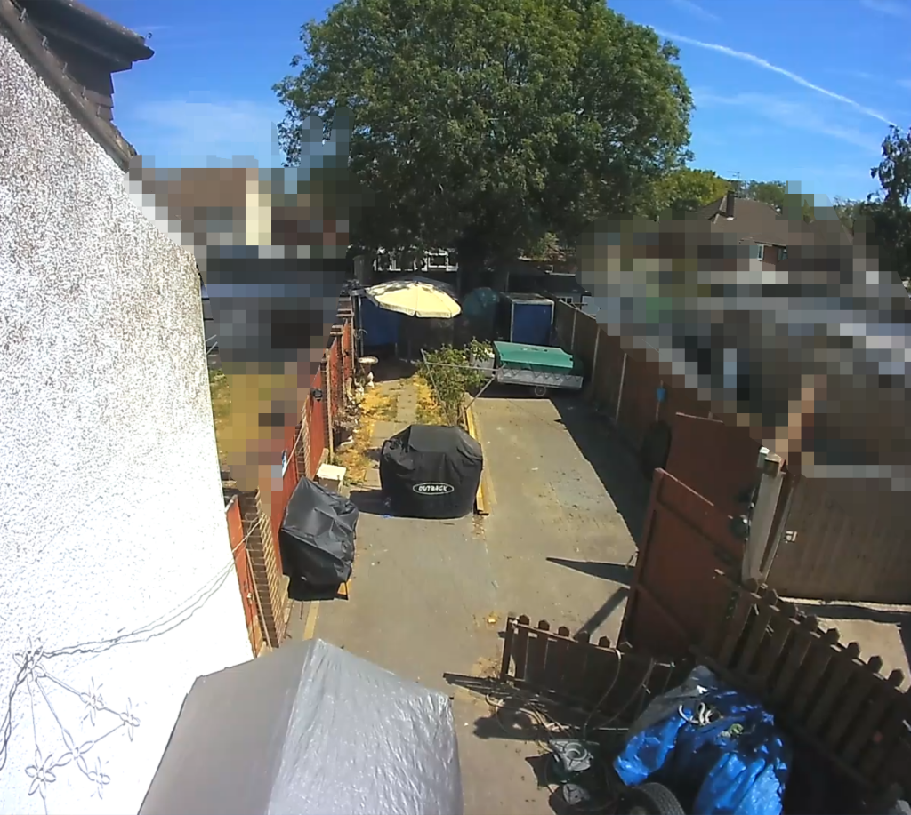 House in Luton - View 5