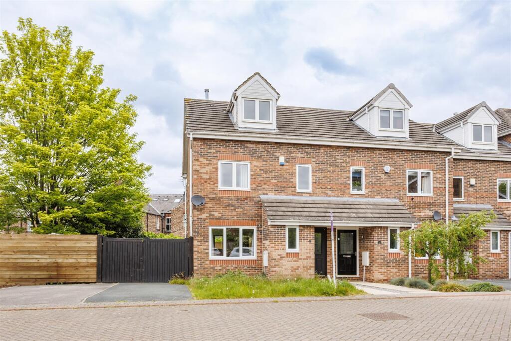 Main image of property: Huntington Mews, York