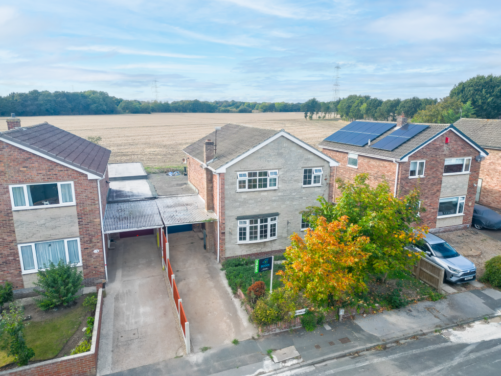 4-bed detached on , Almond Tree Avenue, Carlton, North Yorkshire, DN14 9QR, Carlton, £180,000