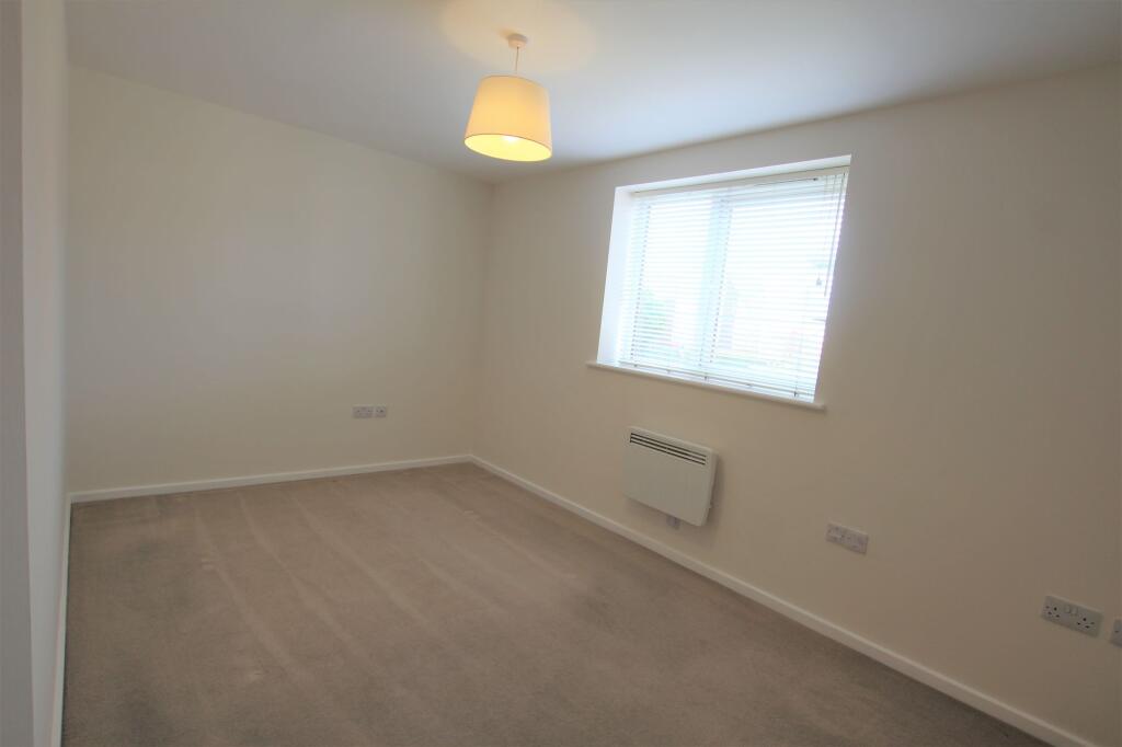 Apartment in Milton Keynes - View 5