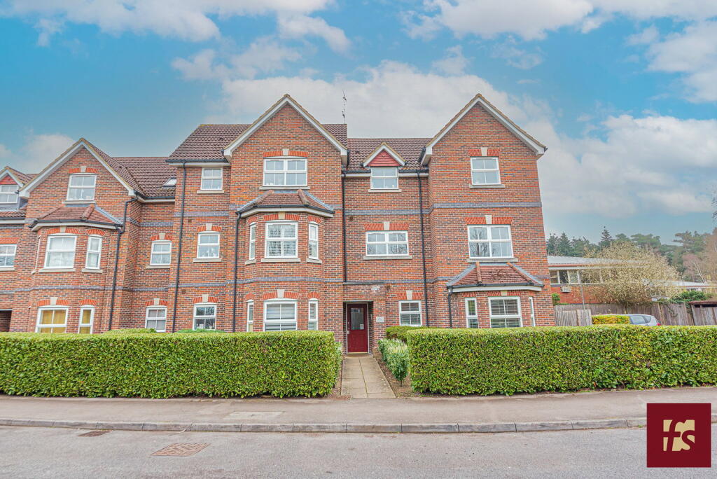 Main image of property: St. Francis Close, Crowthorne, Berkshire RG45 6DF
