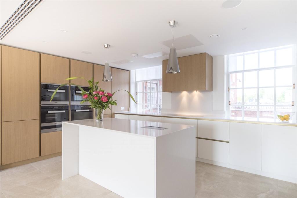 Apartment in London, Petersham - More
