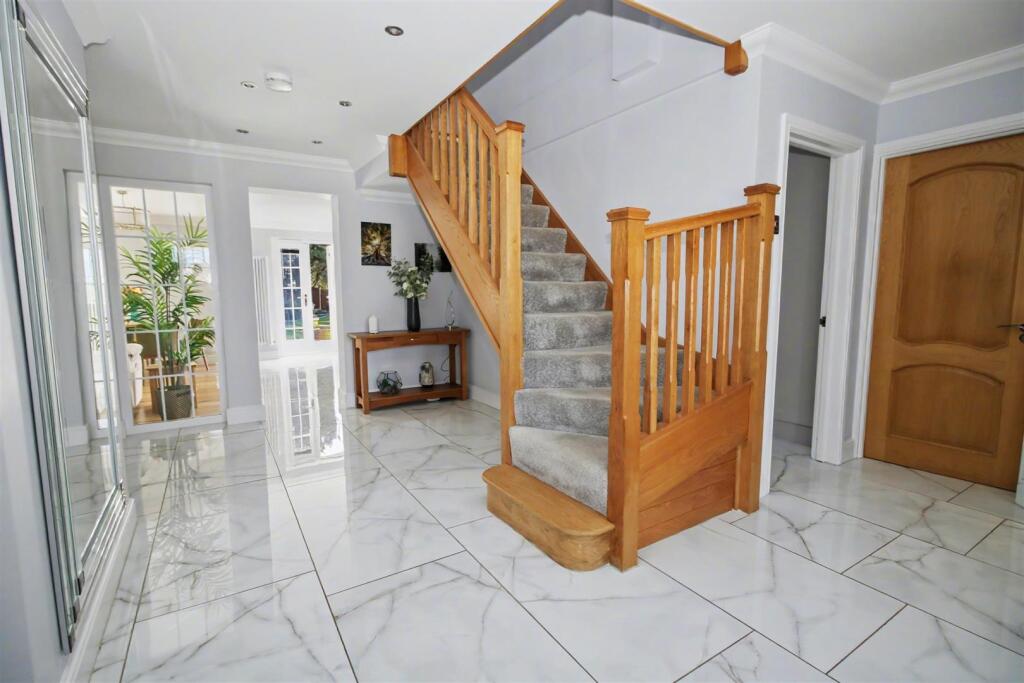 Dunton Road, Laindon photo 4