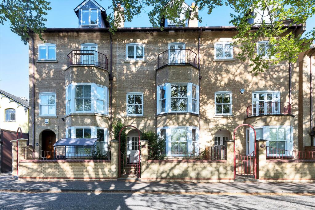 Main image of property: Cambridge, Cambridgeshire CB2
