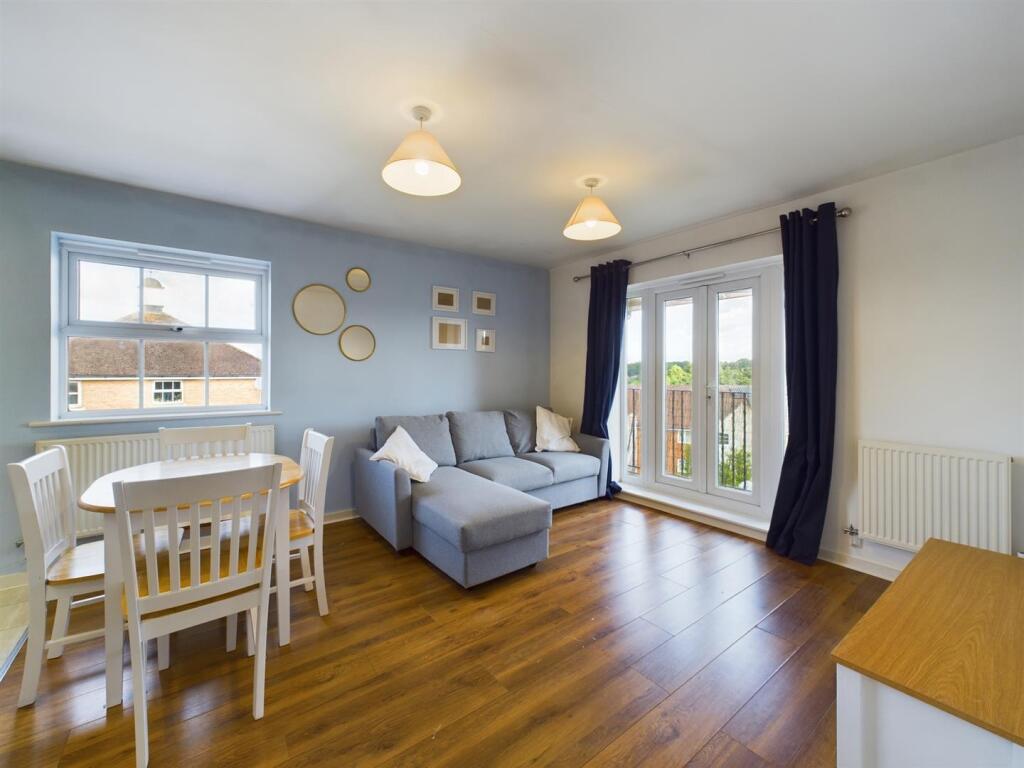 Apartment in Redhill - View 2