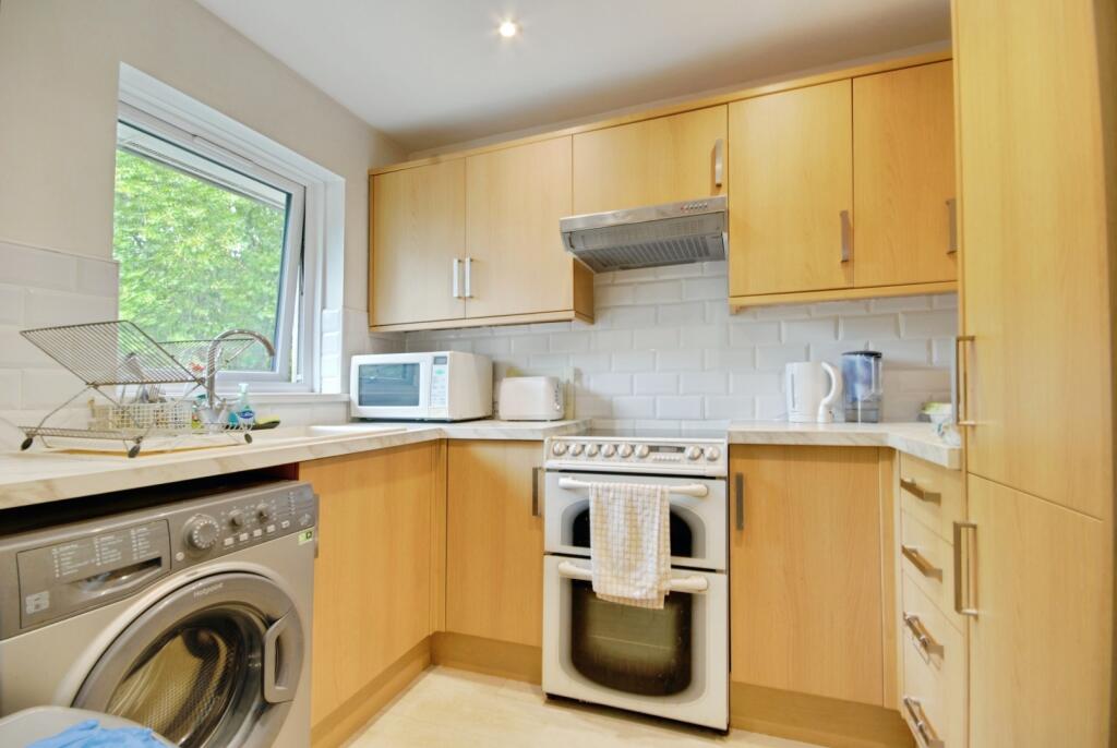 Apartment in Watford - View 3