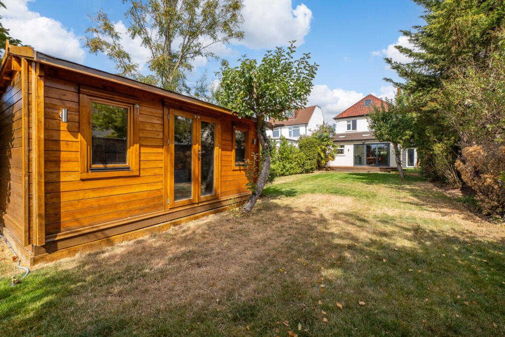 House in Kingston upon Thames - View 3