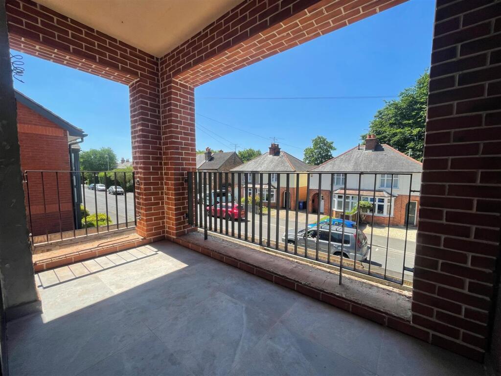 Apartment in Guildford - View 3