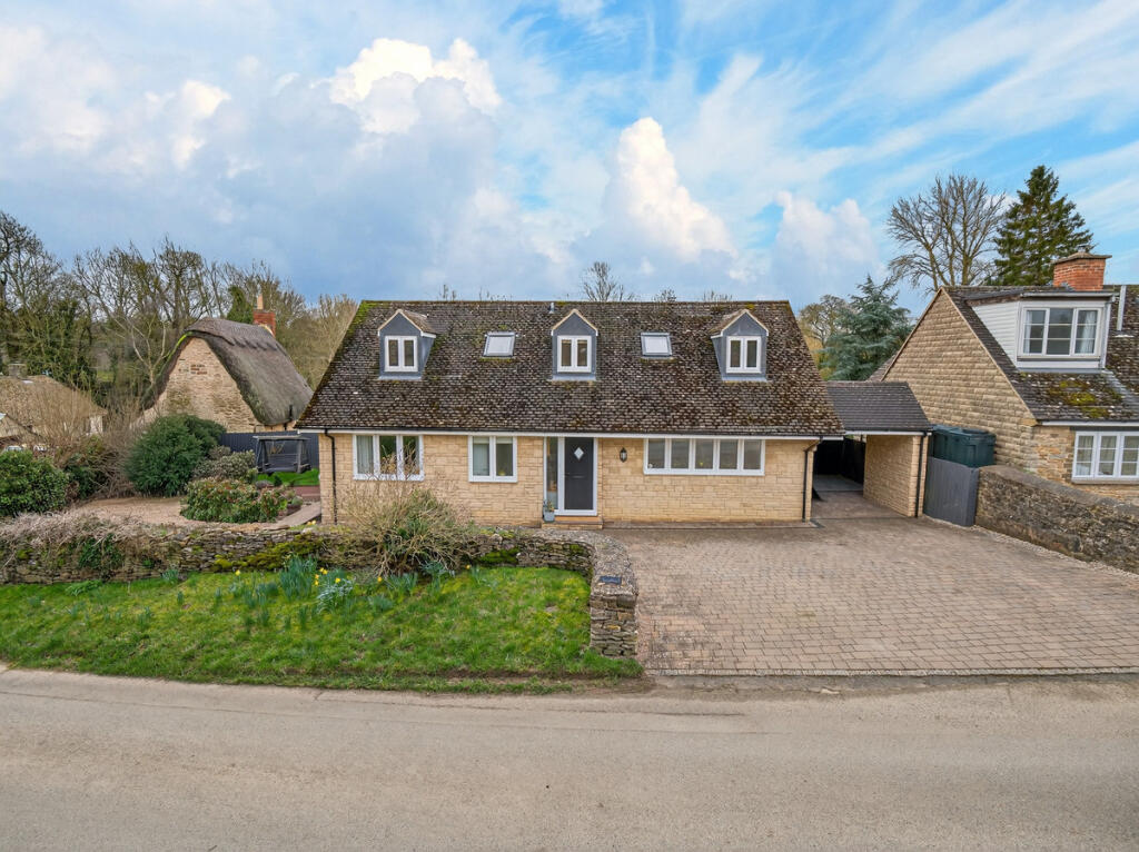 Main image of property: Hollow Road Lower Tadmarton Banbury, Oxfordshire, OX15 5SS